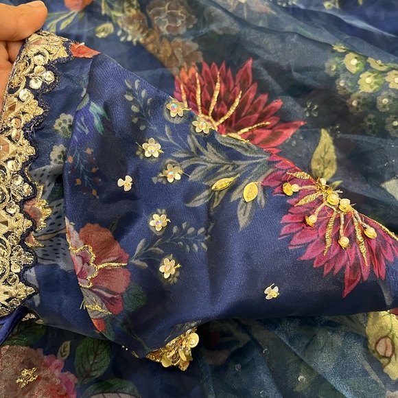 Lashkaraa Lehenga Choli dress - Picture 9 of 10